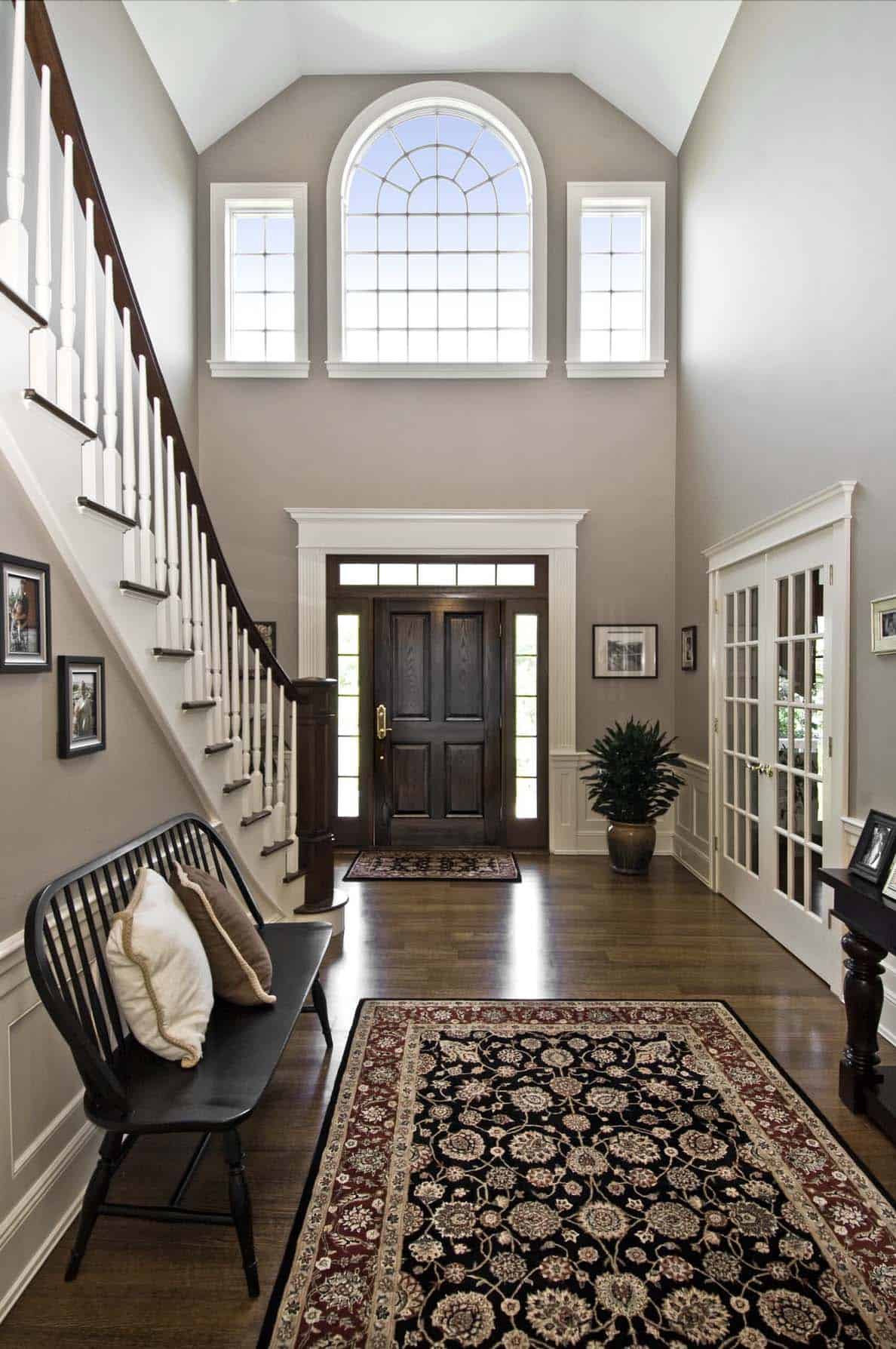 traditional-style-home-entry
