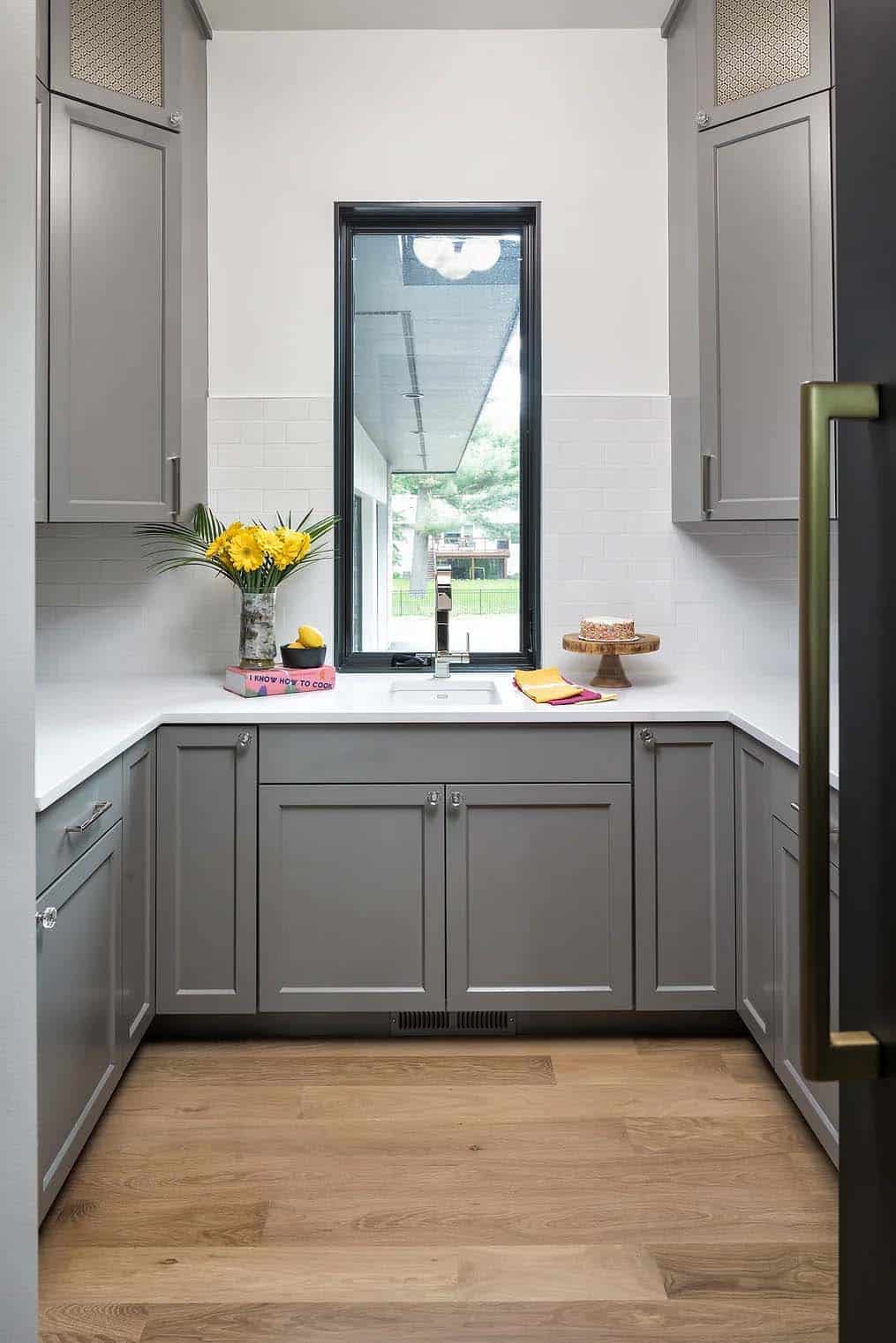 modern-kitchen-pantry