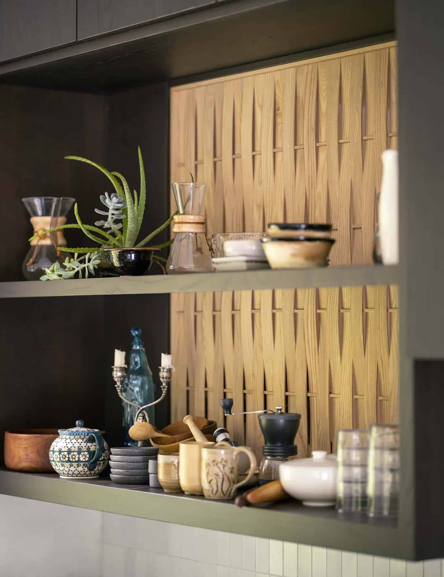 modern-kitchen-shelf-detail