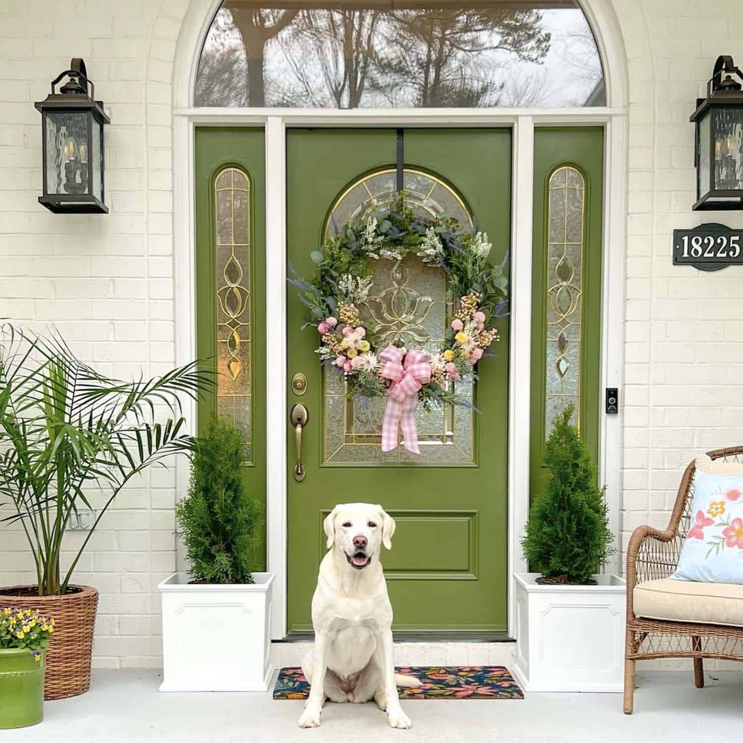spring-front-porch-with-a-large-diy-wreath