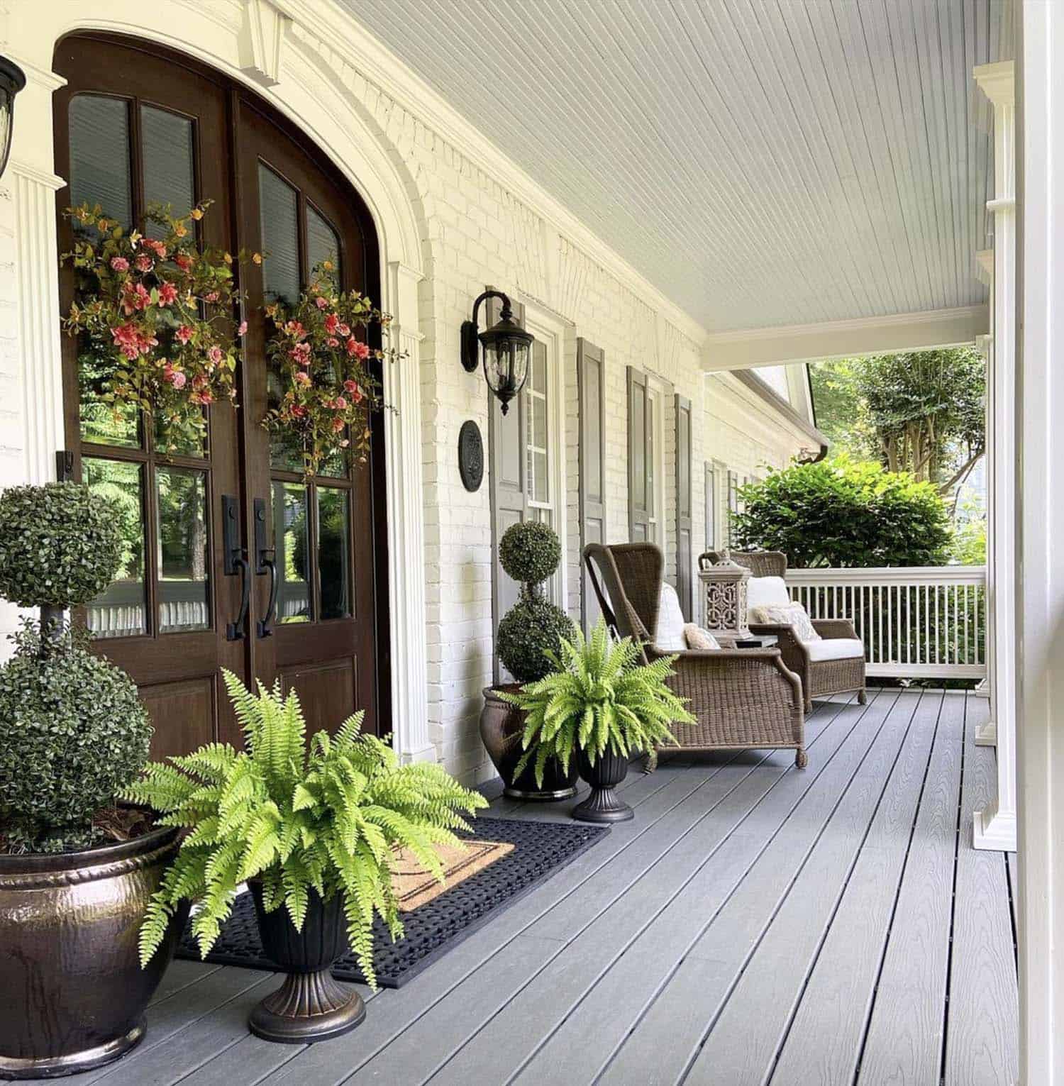 spring-front-porch-with-boxwood-topiaries