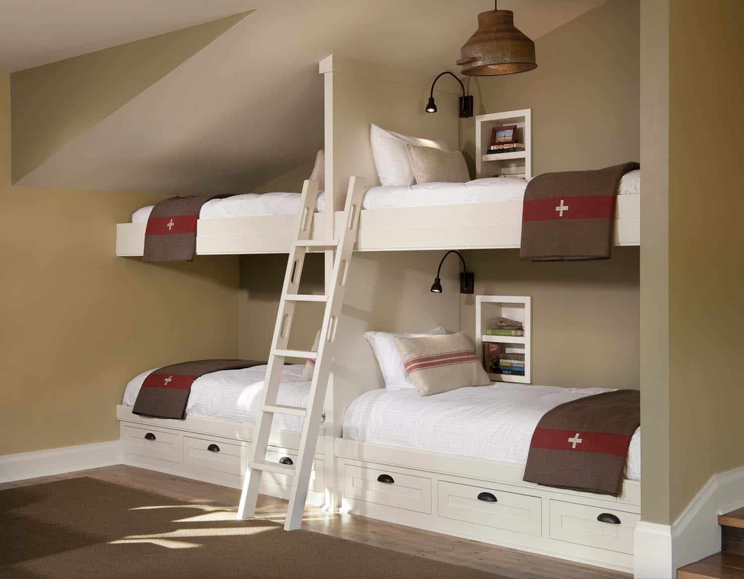 mountain-rustic-kids-bunk-bedroom