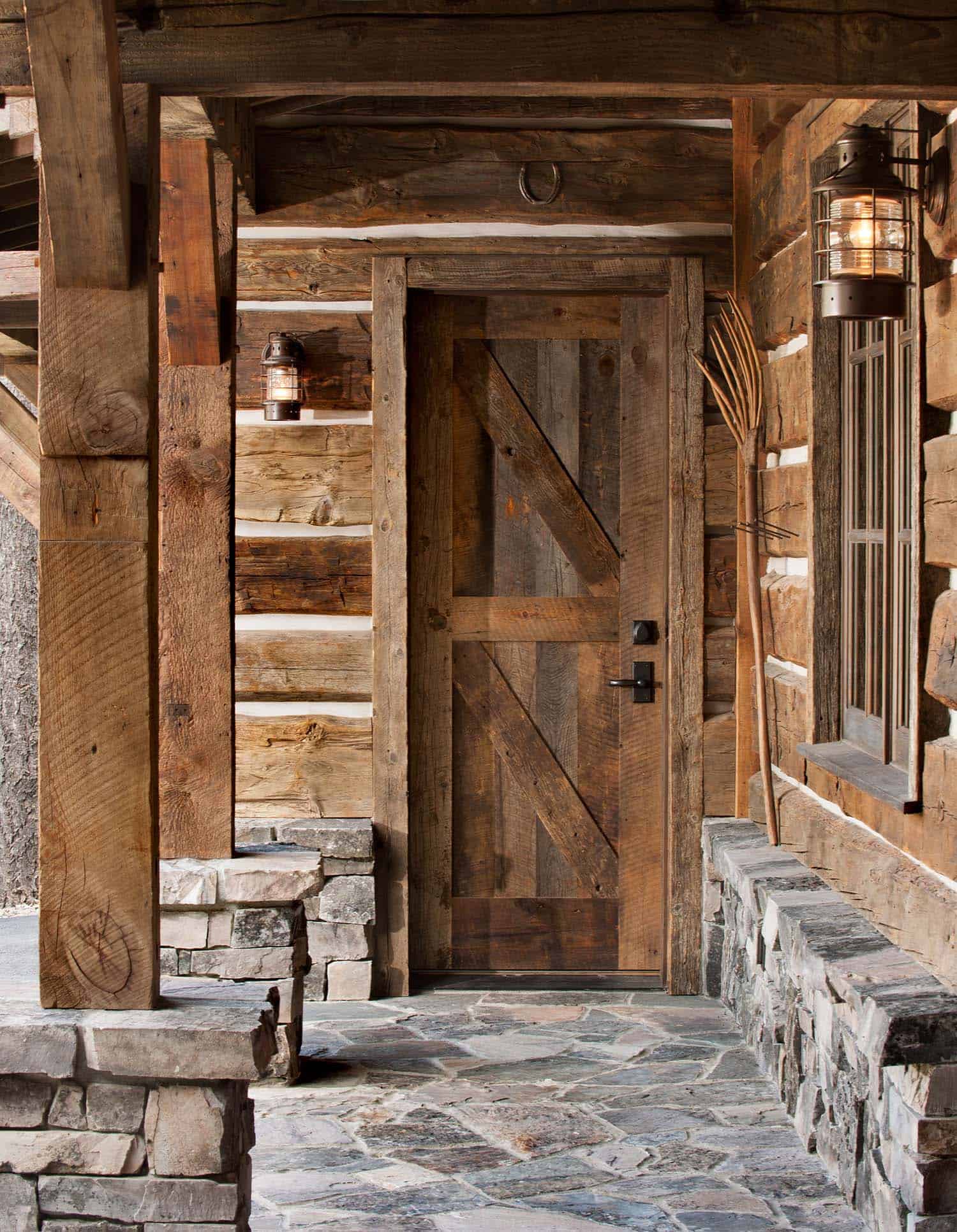mountain-rustic-home-entry
