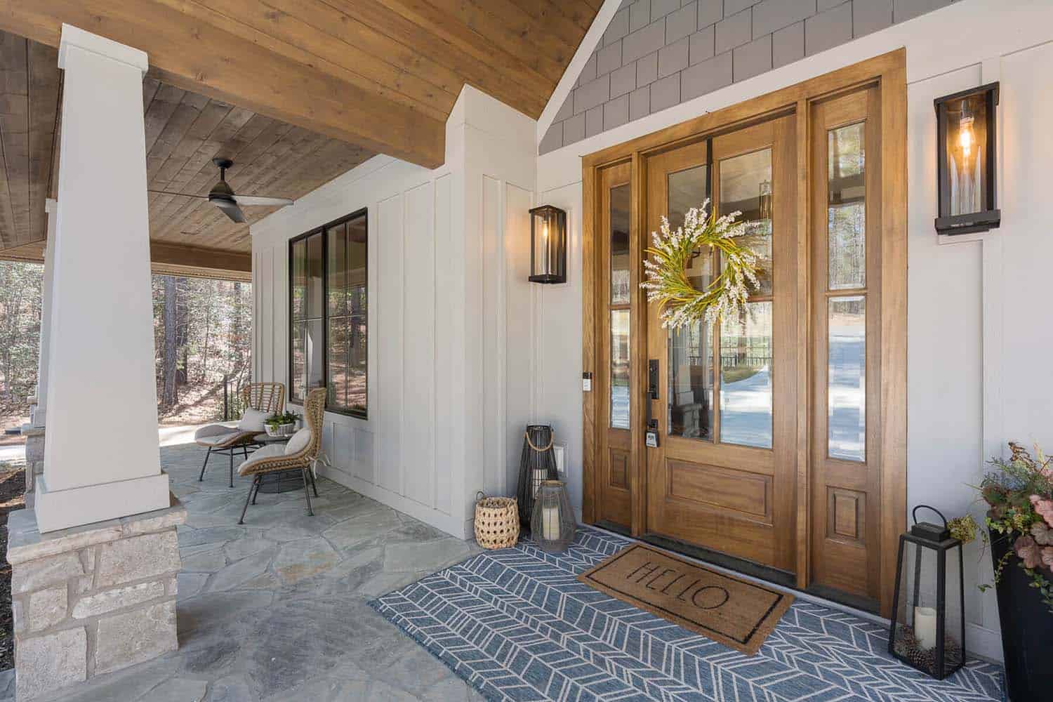 cottage-style-home-entry