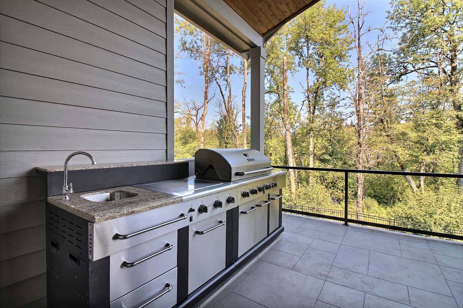 outdoor-living-craftsman-style-patio-with-a-grill