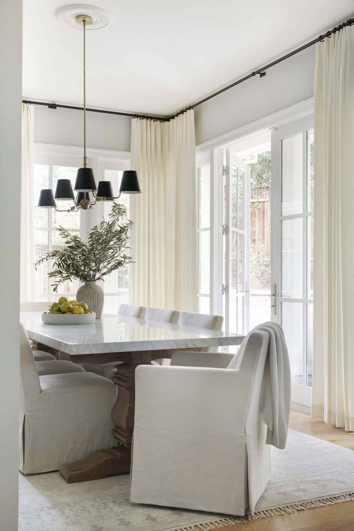 elegant-european-inspired-dining-room