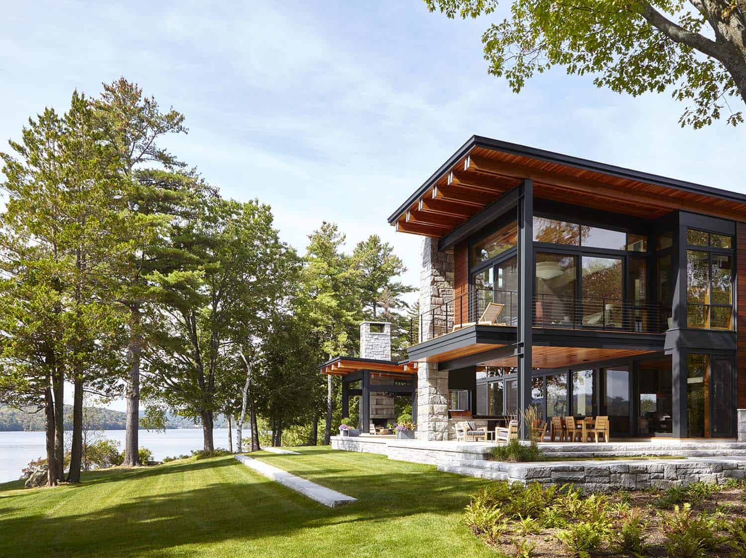 lake-house-exterior
