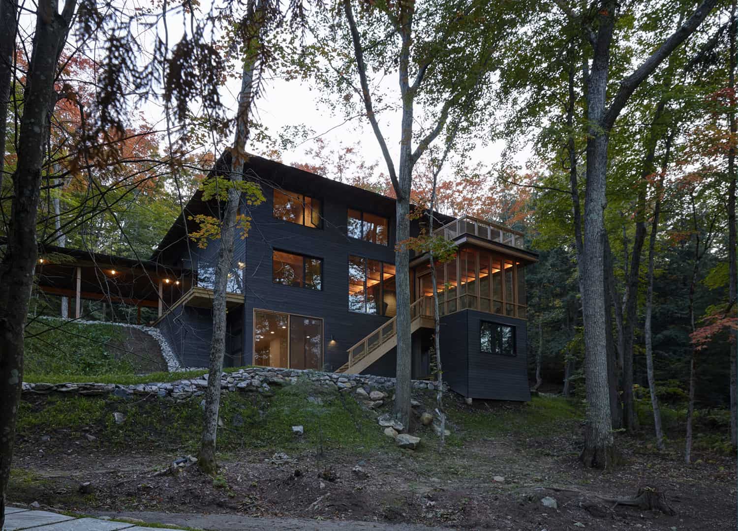 rustic-lake-cottage-exterior