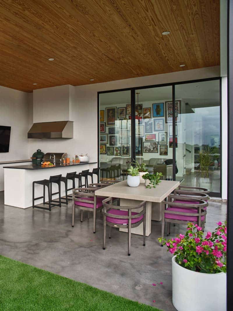 modern-home-exterior-patio-with-outdoor-kitchen-and-dining
