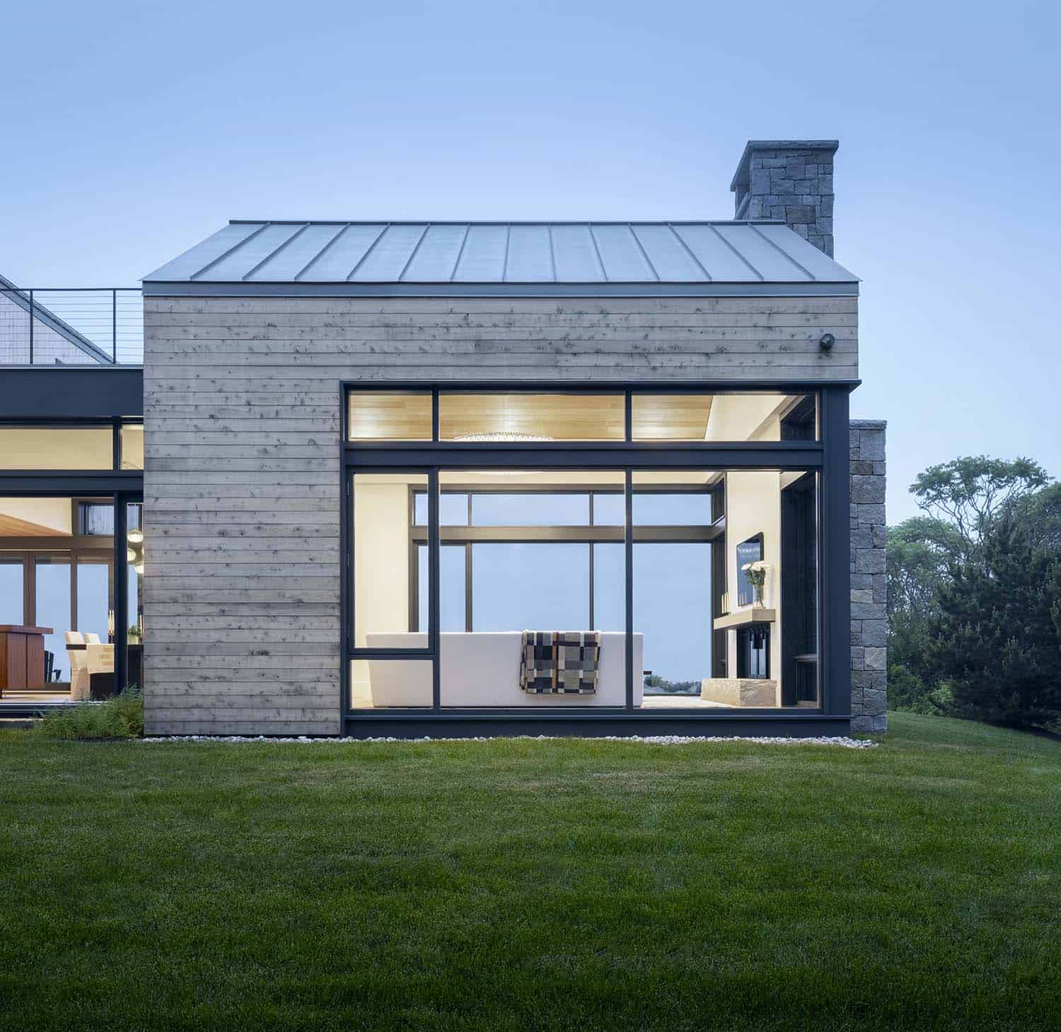 modern-coastal-house-exterior