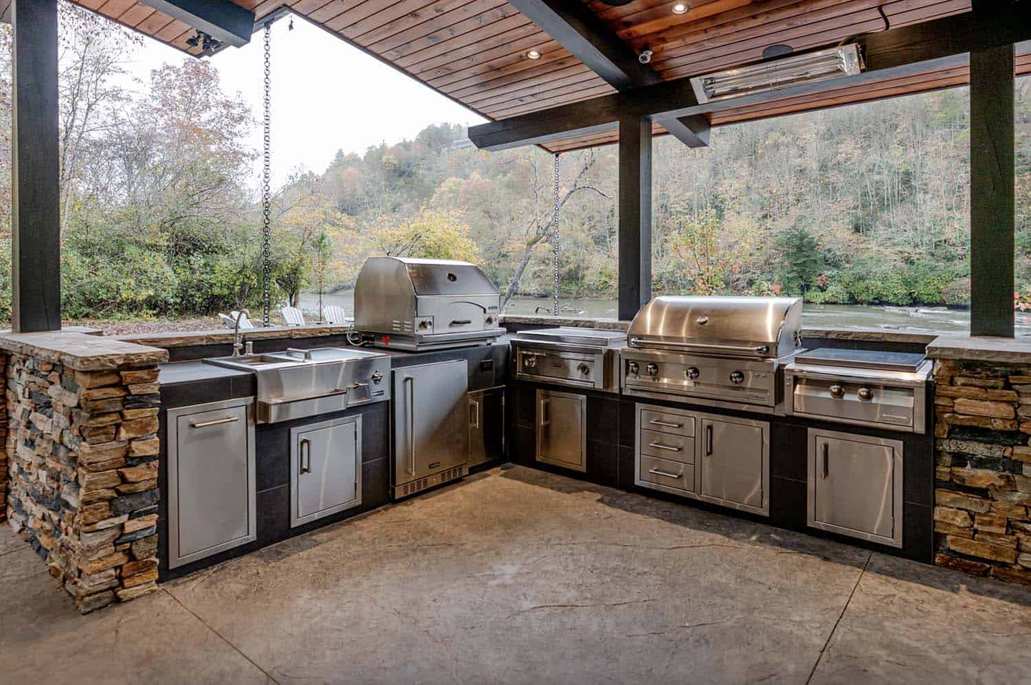 rustic-patio-with-an-outdoor-kitchen