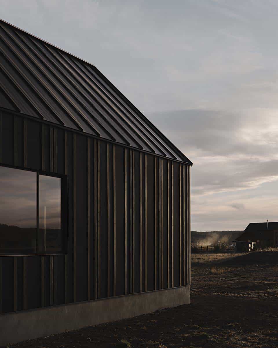 modern-scandinavian-mountain-home-exterior