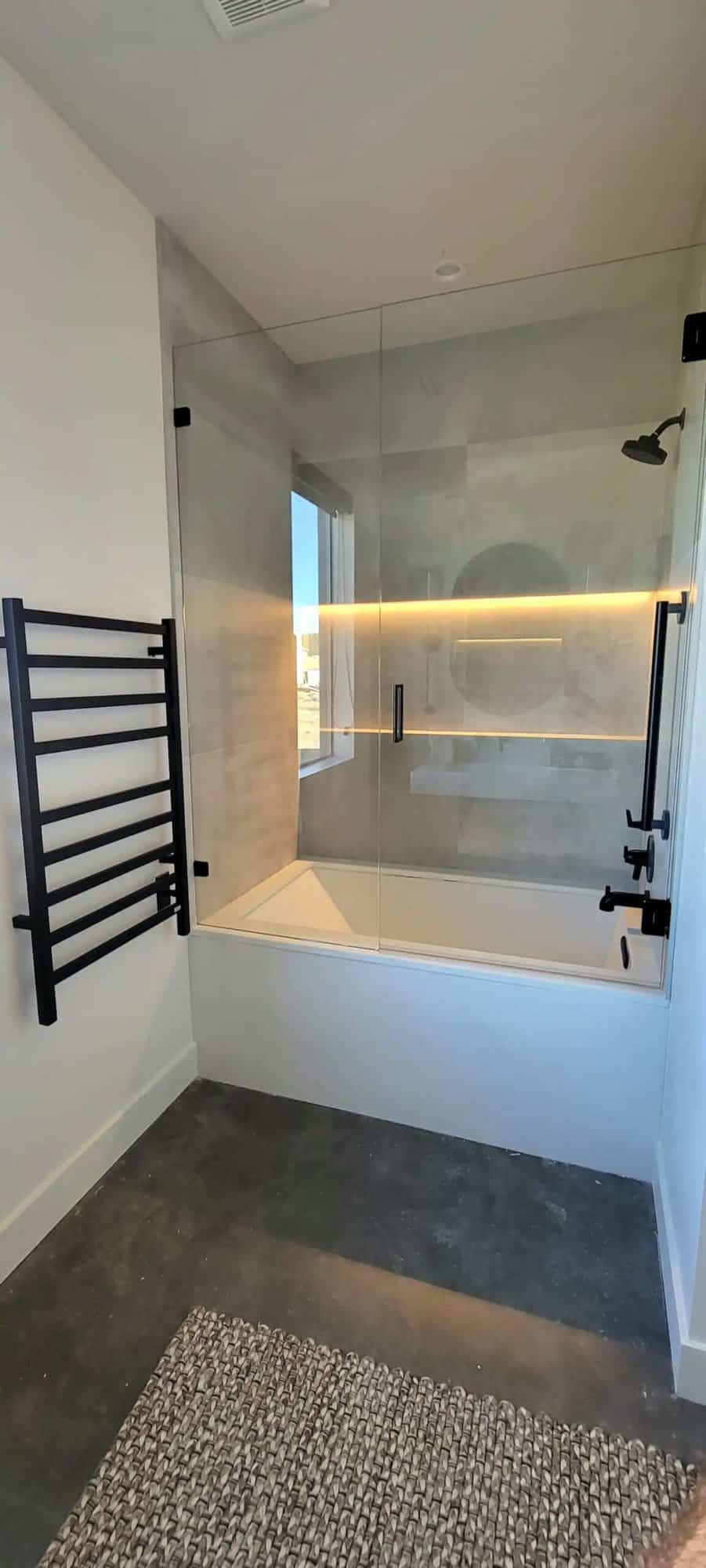 modern-scandinavian-bathroom-shower