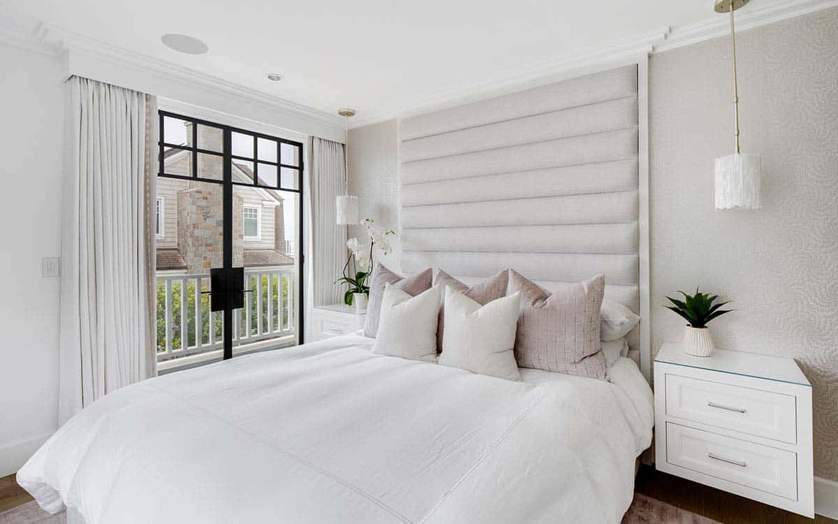 transitional-style-bedroom
