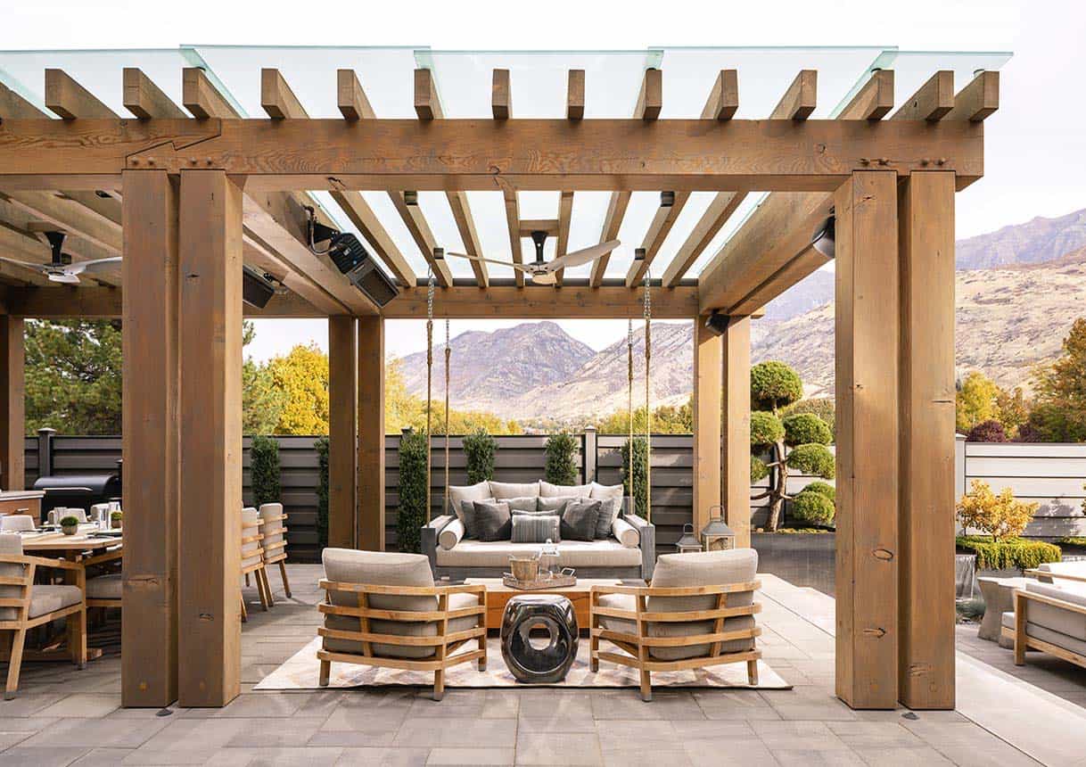 patio-pergola-design-with-mountain-backdrop