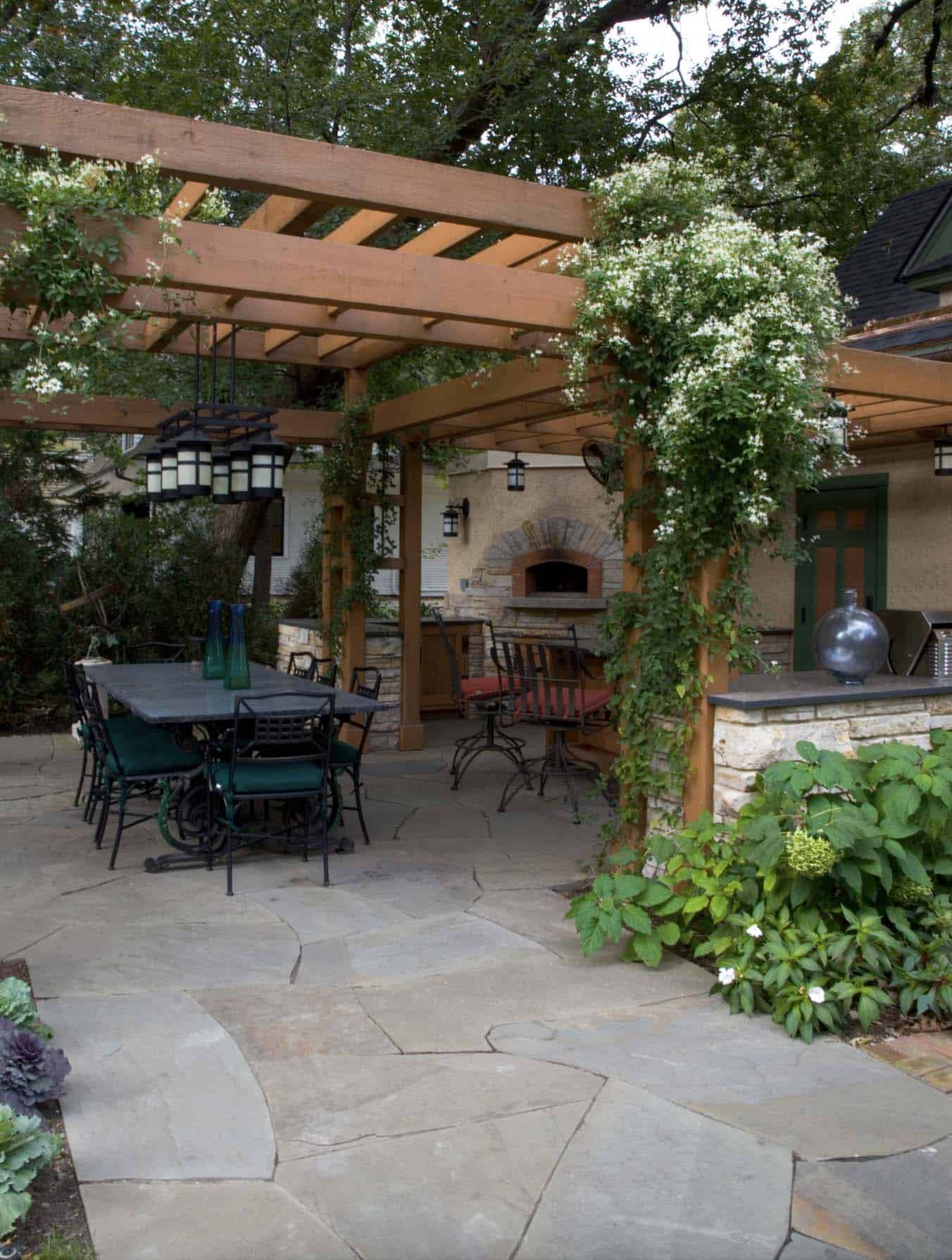 outdoor-pizza-oven-craftsman-patio-with-a-pergola