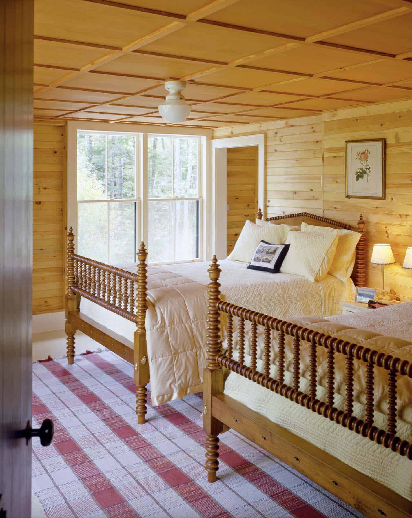 rustic-cabin-bedroom