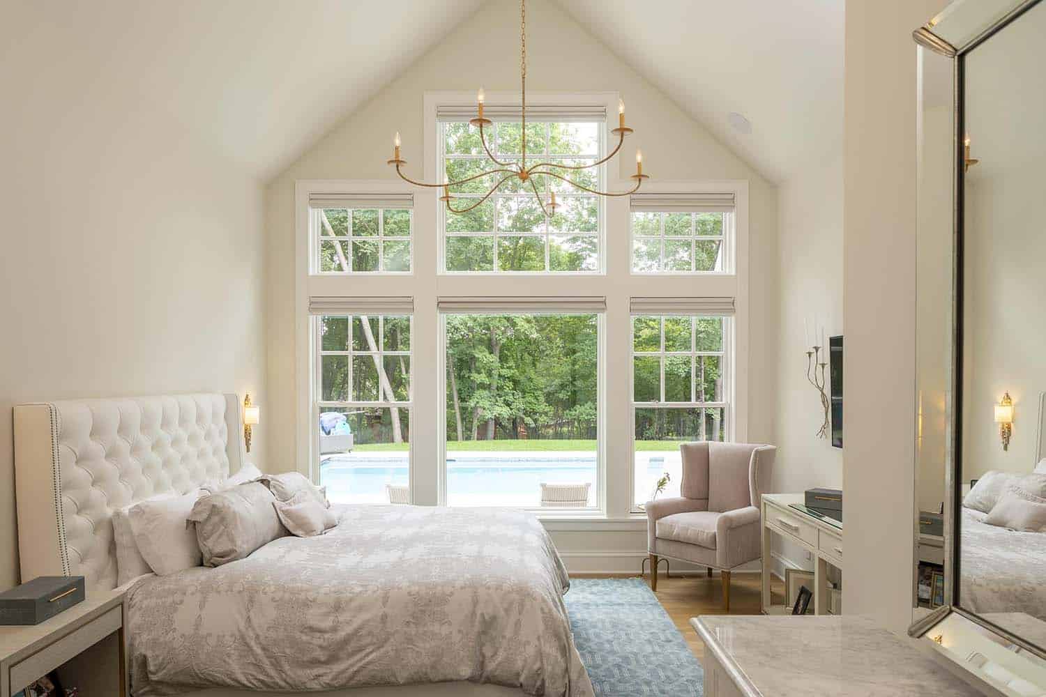 coastal-cape-cod-style-bedroom-with-a-large-window