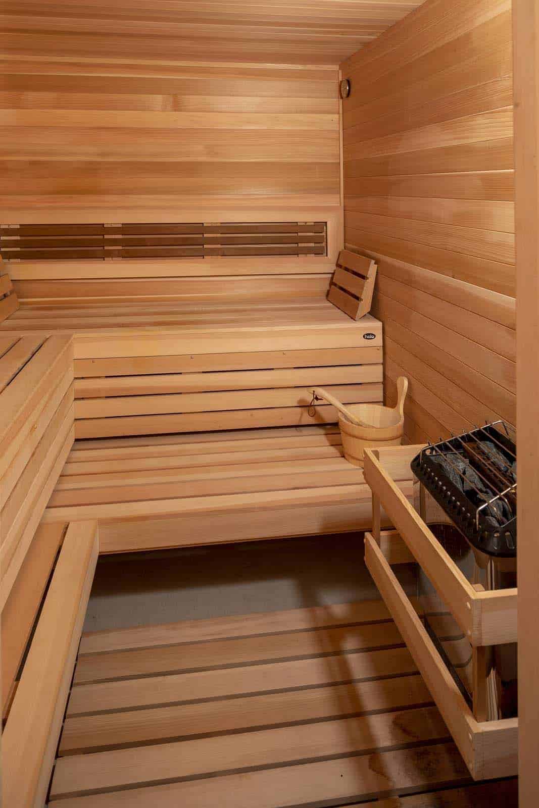 coastal-cape-cod-style-sauna