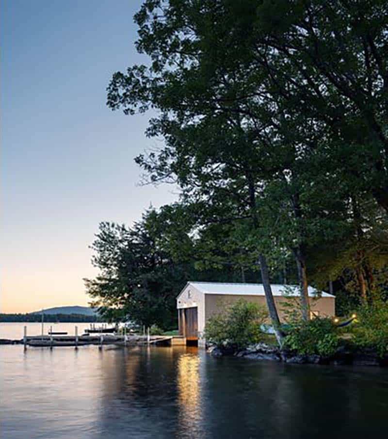 contemporary-lake-house-boat-house