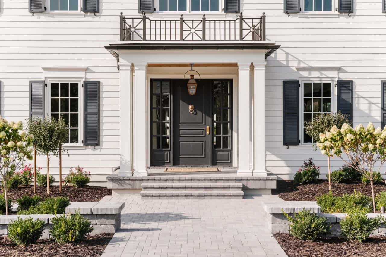 countryside-colonial-home-entry