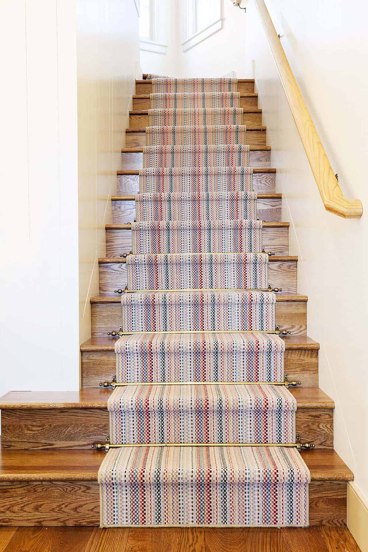 english-cottage-style-staircase