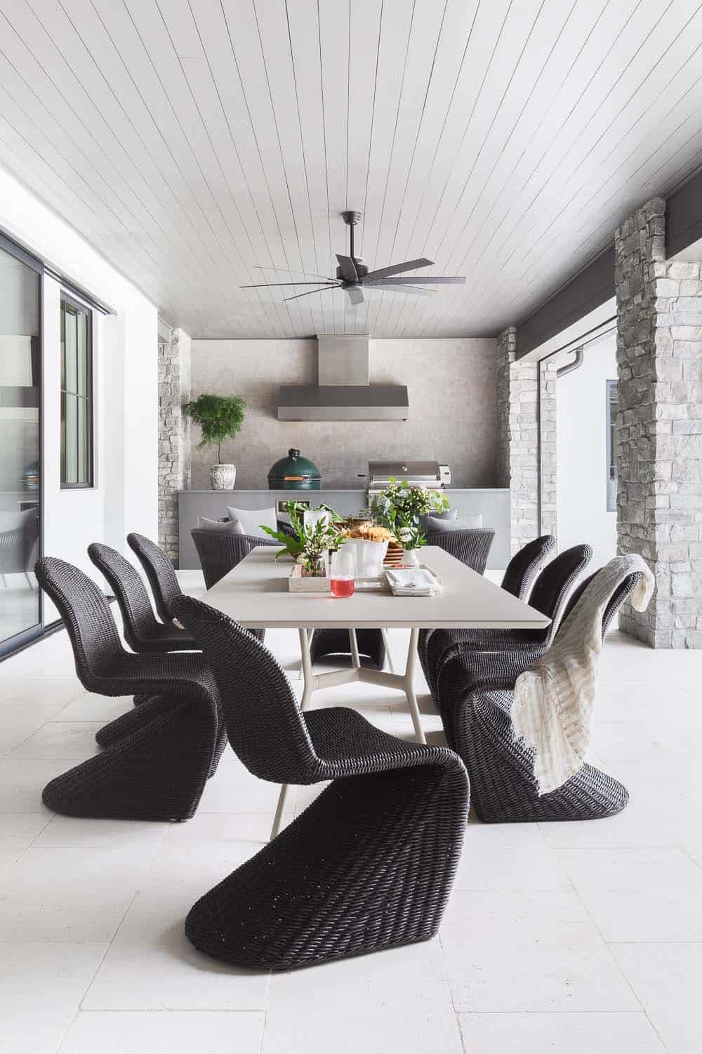 modern-farmhouse-covered-patio-dining-table