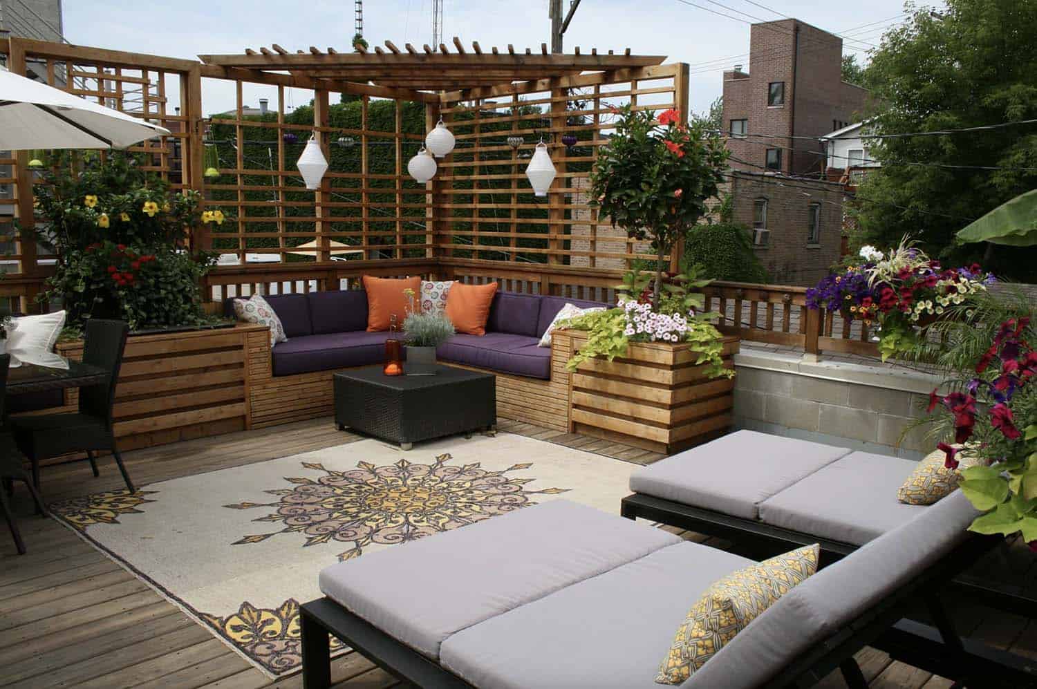 city-garden-rooftop-patio