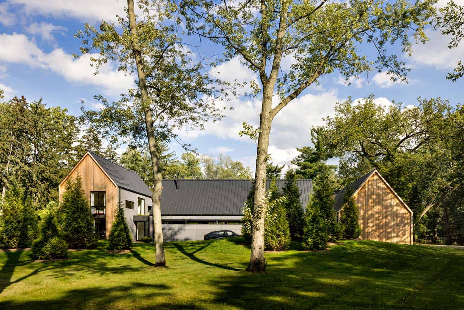 modern-barn-style-home-exterior