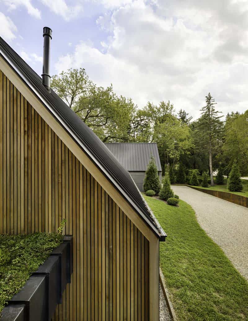 modern-barn-style-home-exterior