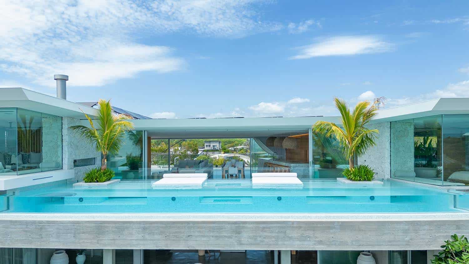 modern-beach-house-swimming-pool