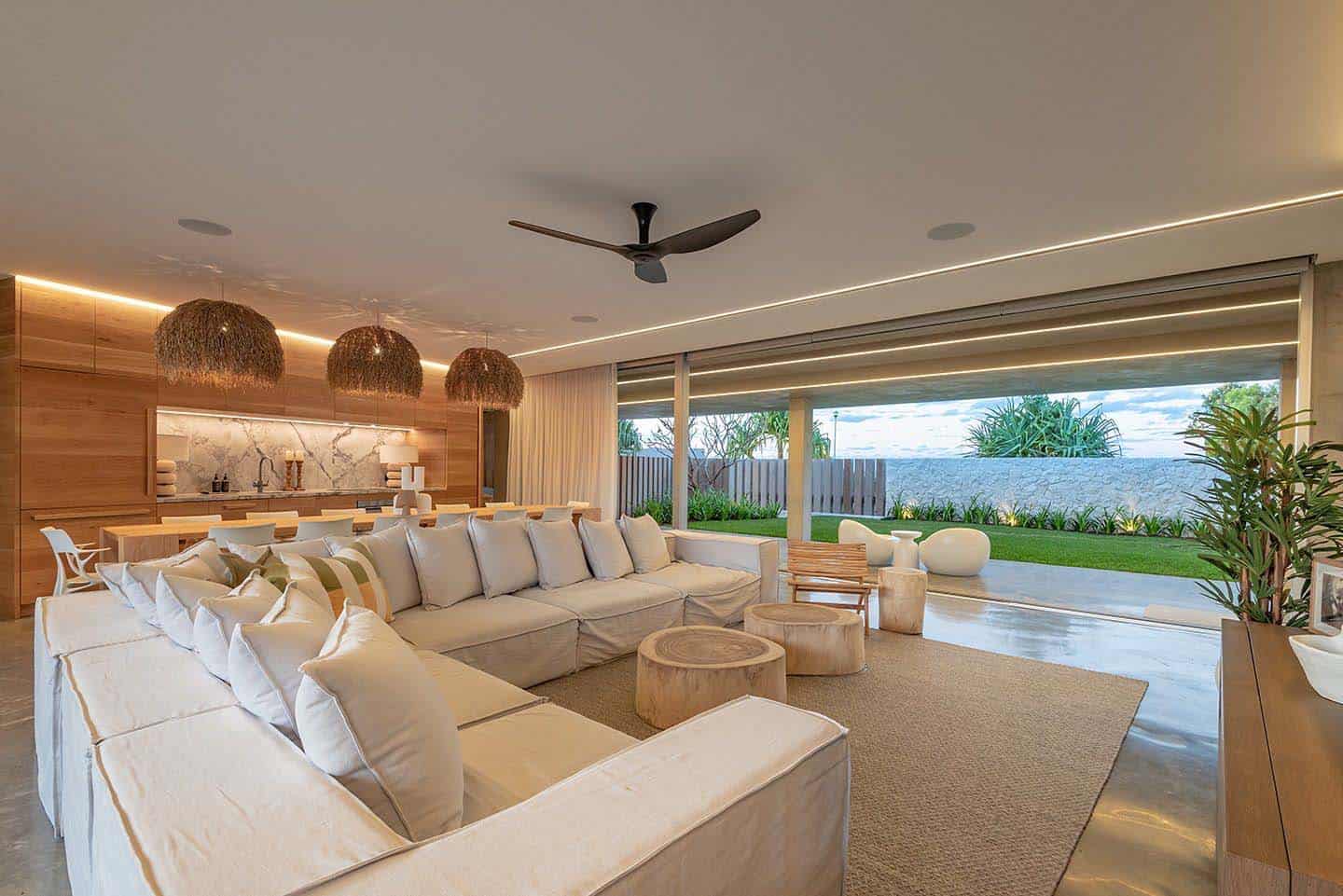 modern-beach-style-great-room