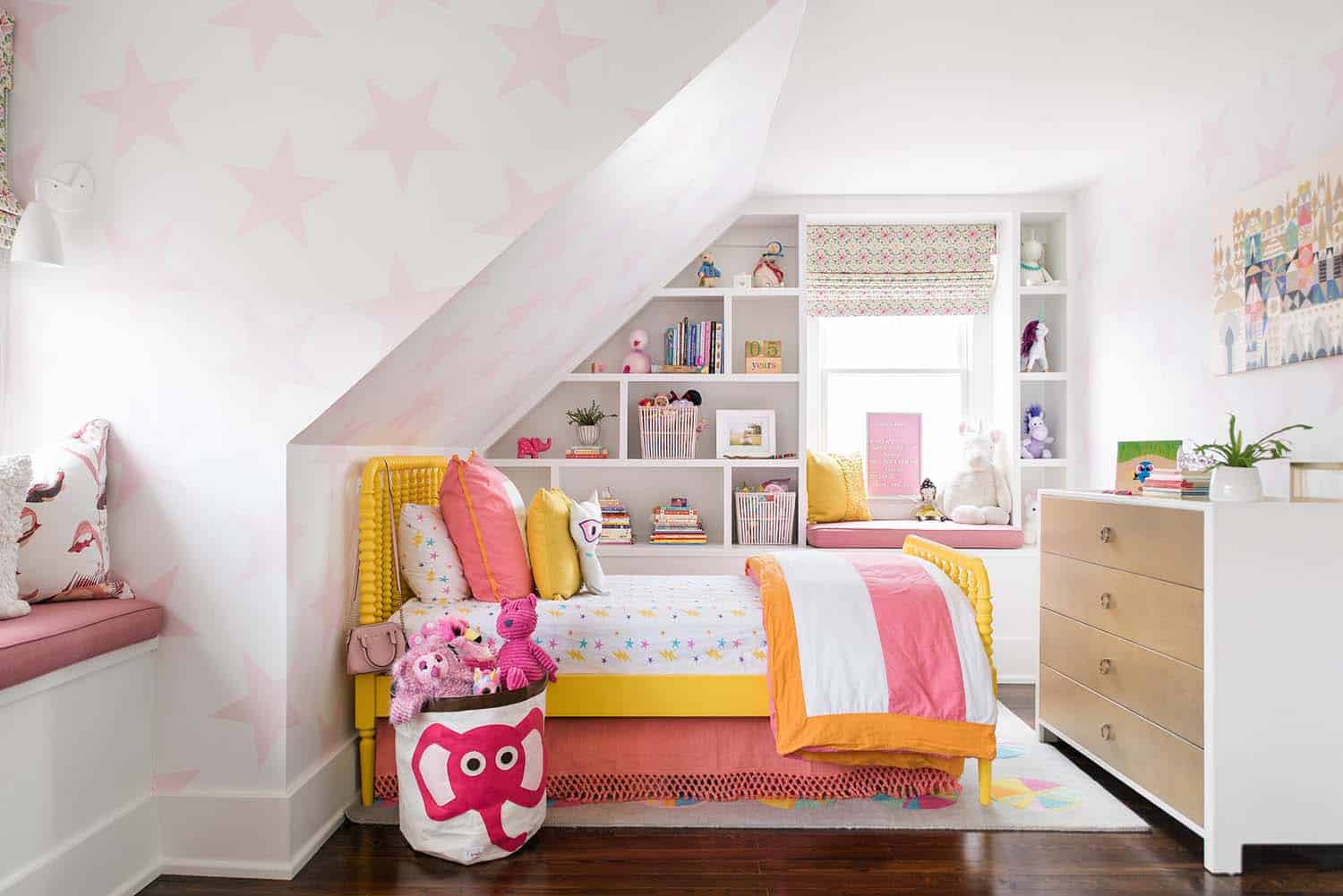modern-kids-bedroom-with-a-window-seat