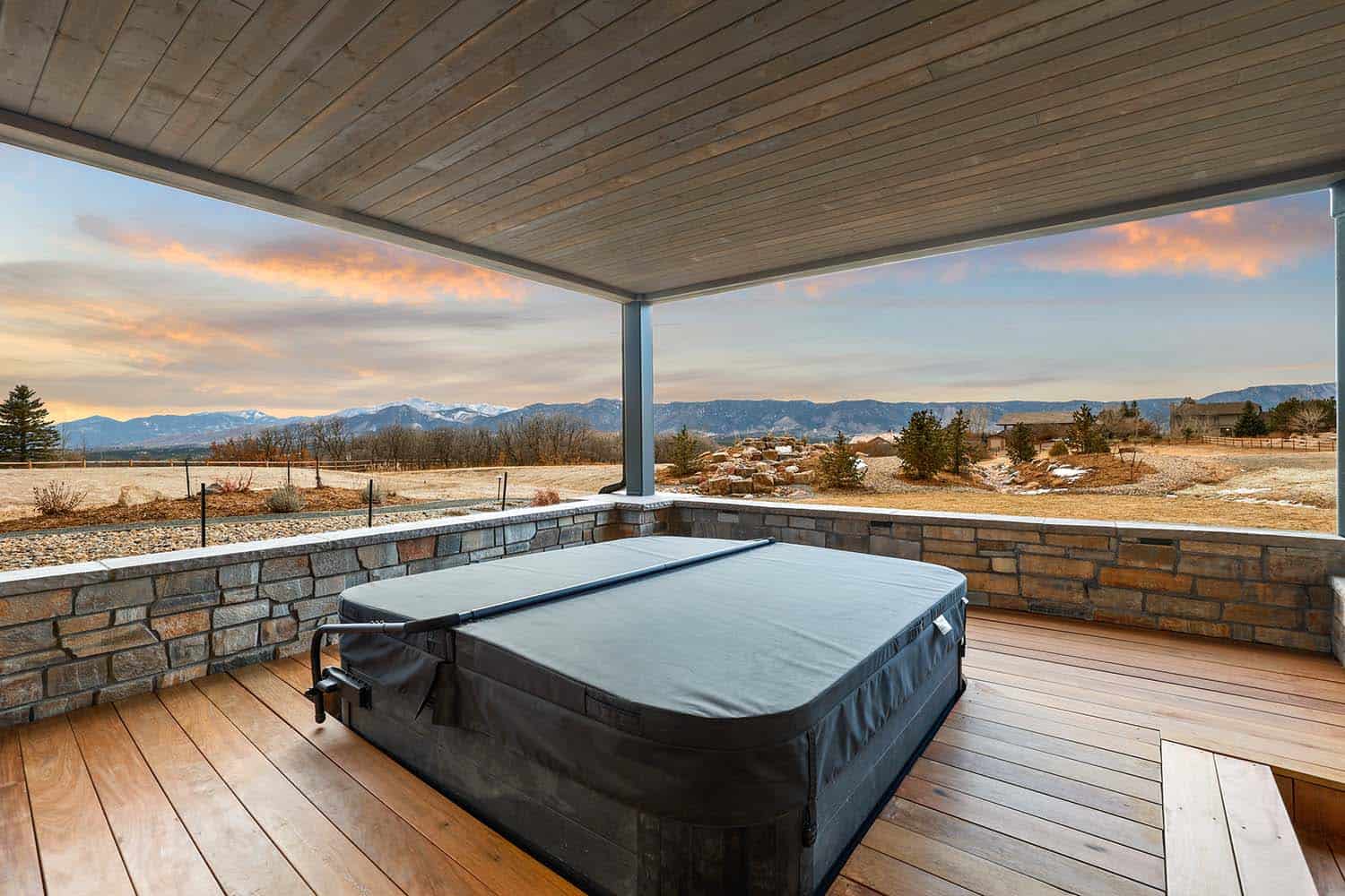 mountain-modern-home-exterior-backyard-hot-tub