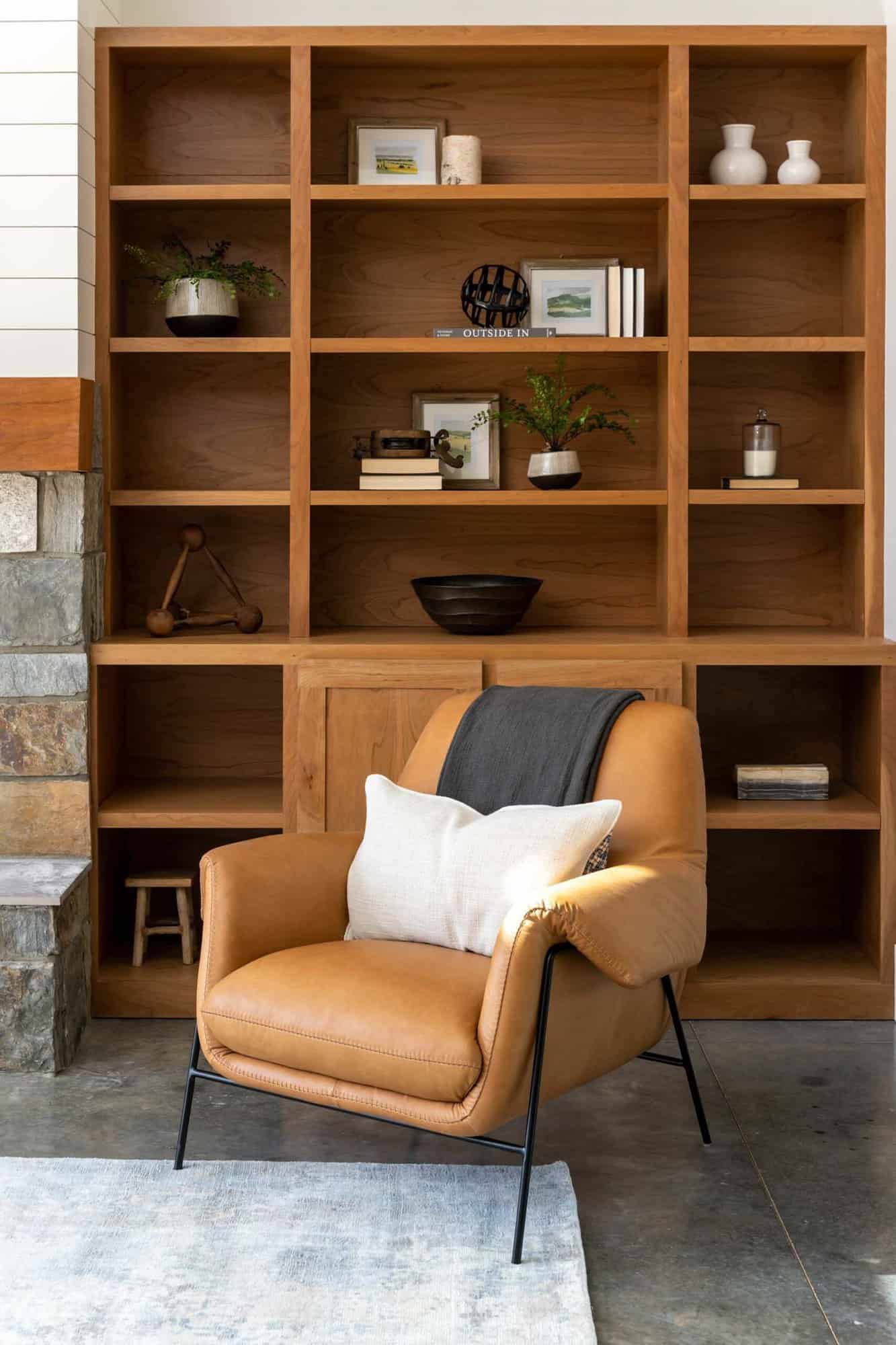 modern-farmhouse-style-living-room-bookshelf