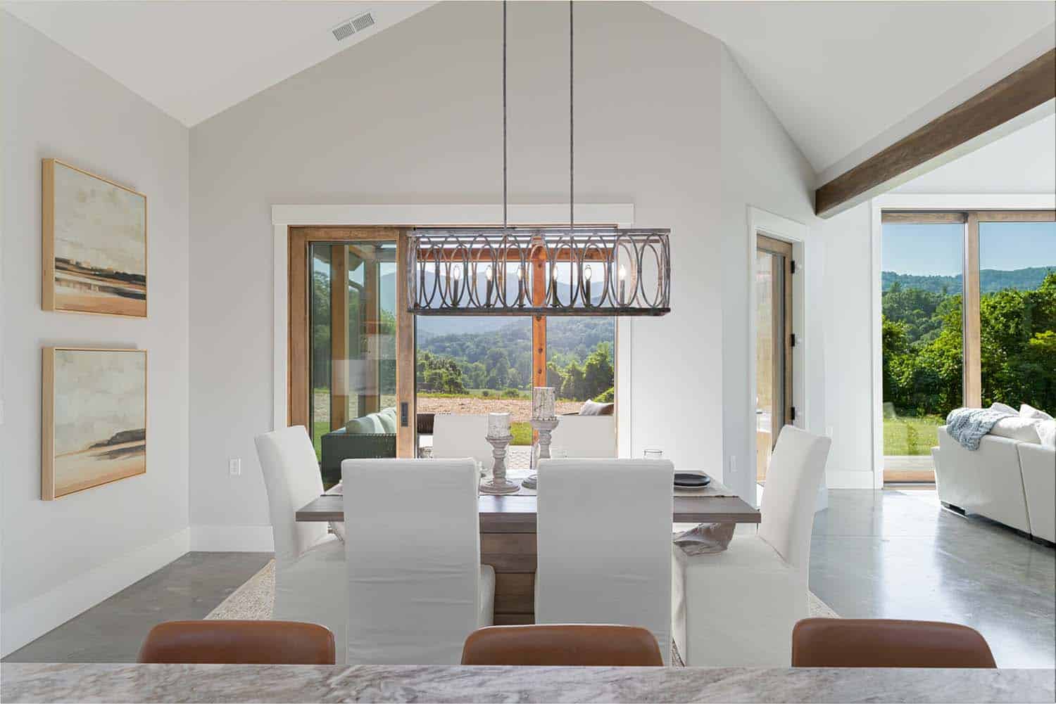 modern-farmhouse-style-dining-room