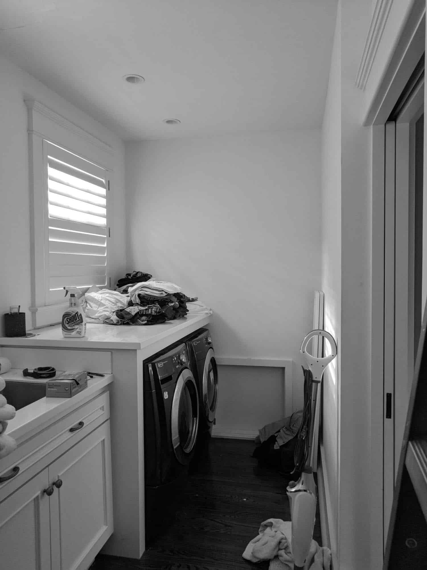 ranch-style-home-before-the-renovation-laundry-room