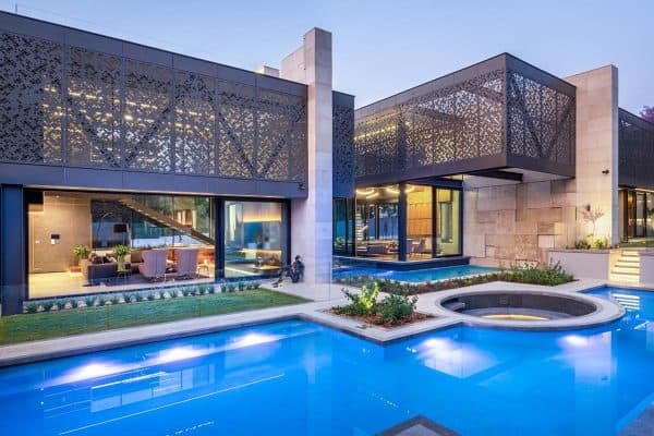 featured posts image for An absolutely spectacular steel, glass, and concrete house in South Africa
