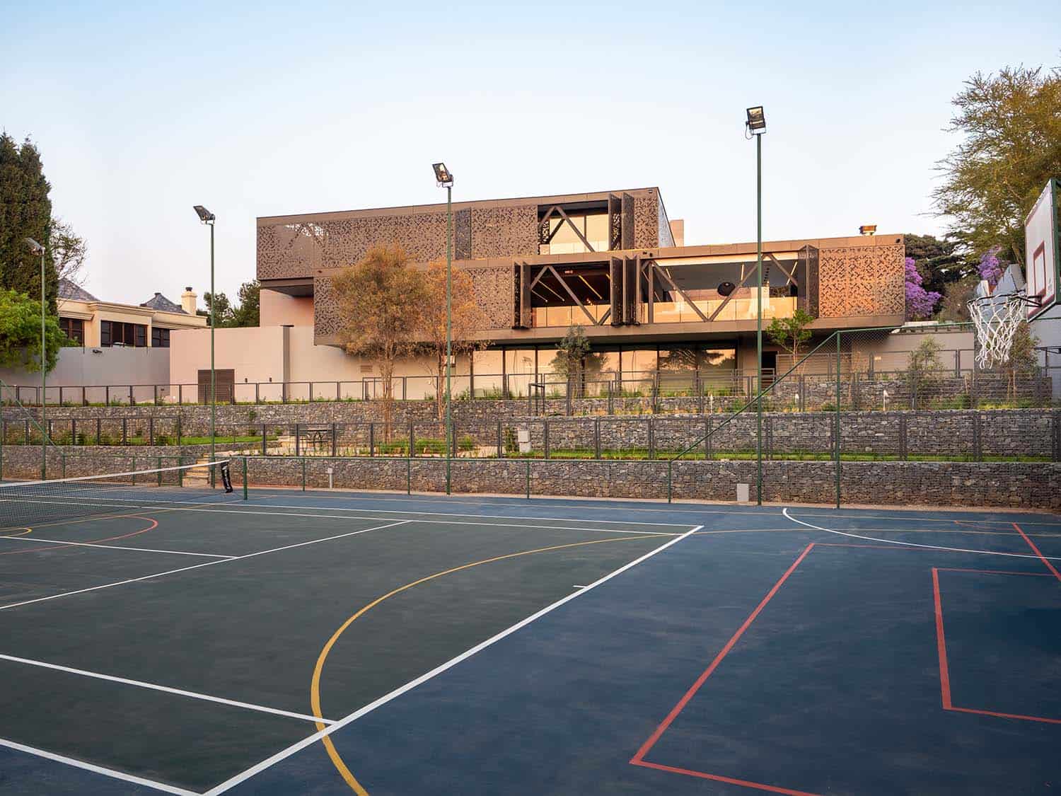 modern-home-exterior-with-a-basketball-court