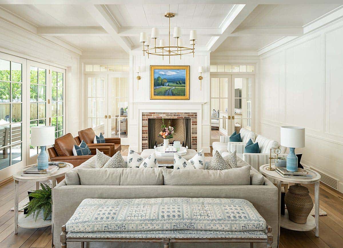 traditional-farmhouse-style-living-room