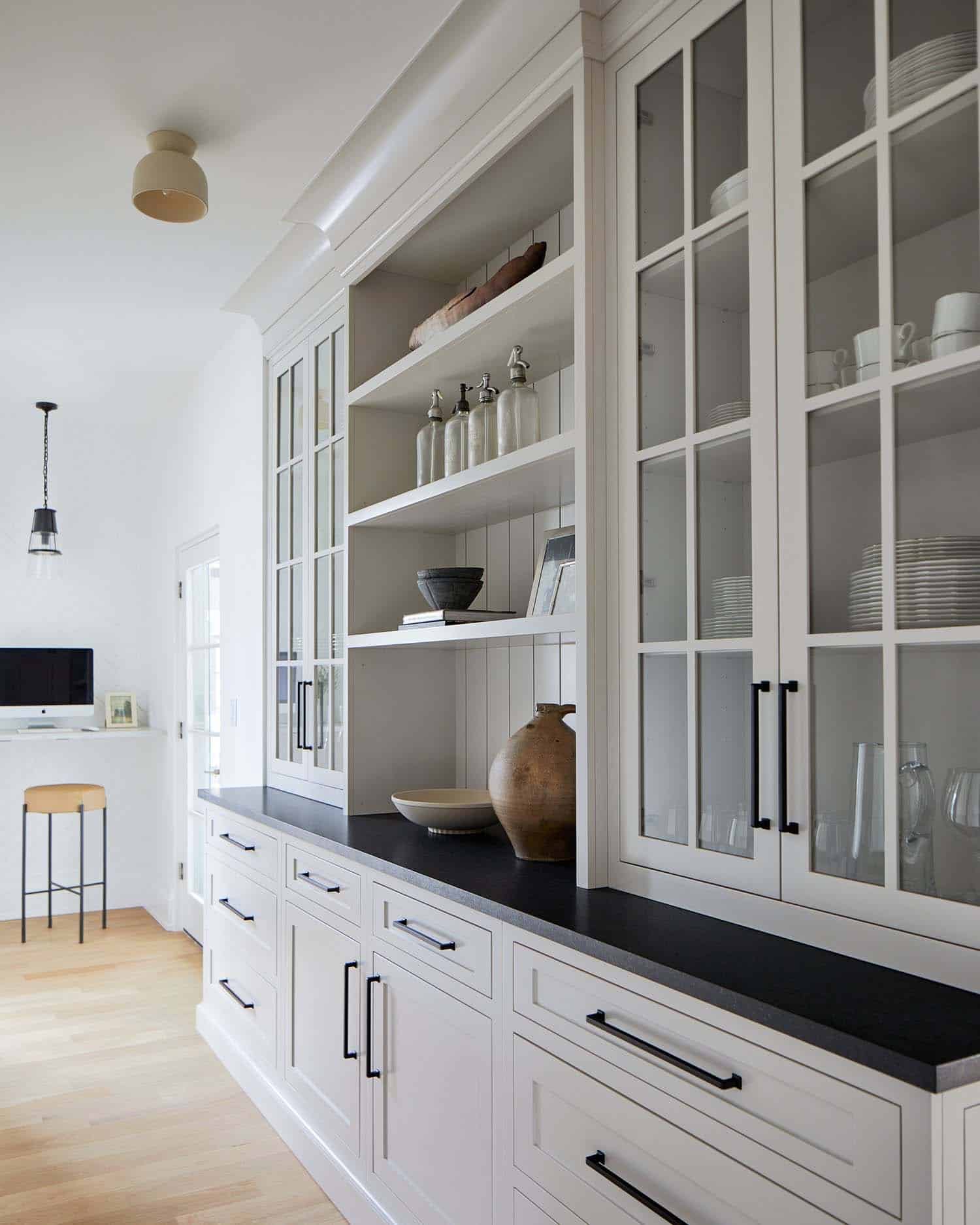 transitional-kitchen-hall-with-built-ins