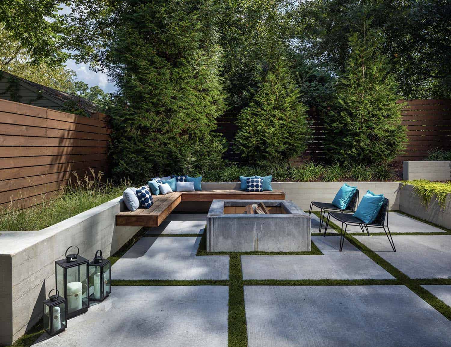 contemporary-backyard-patio