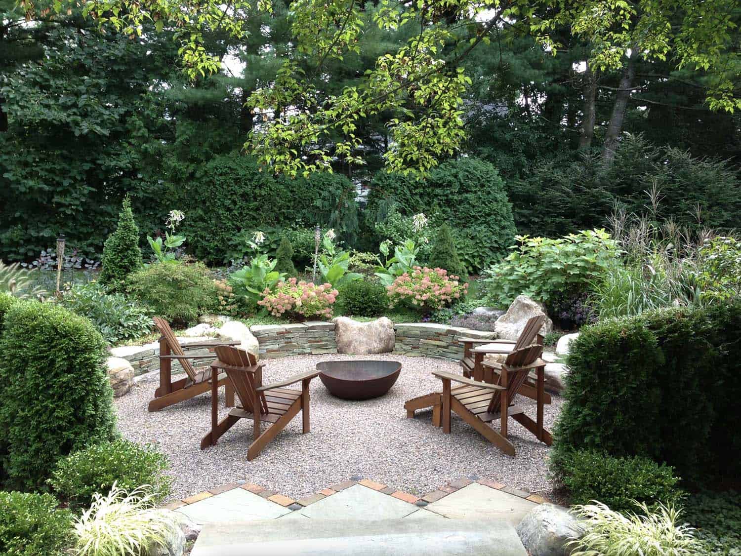 patio-and-fire-pit-garden