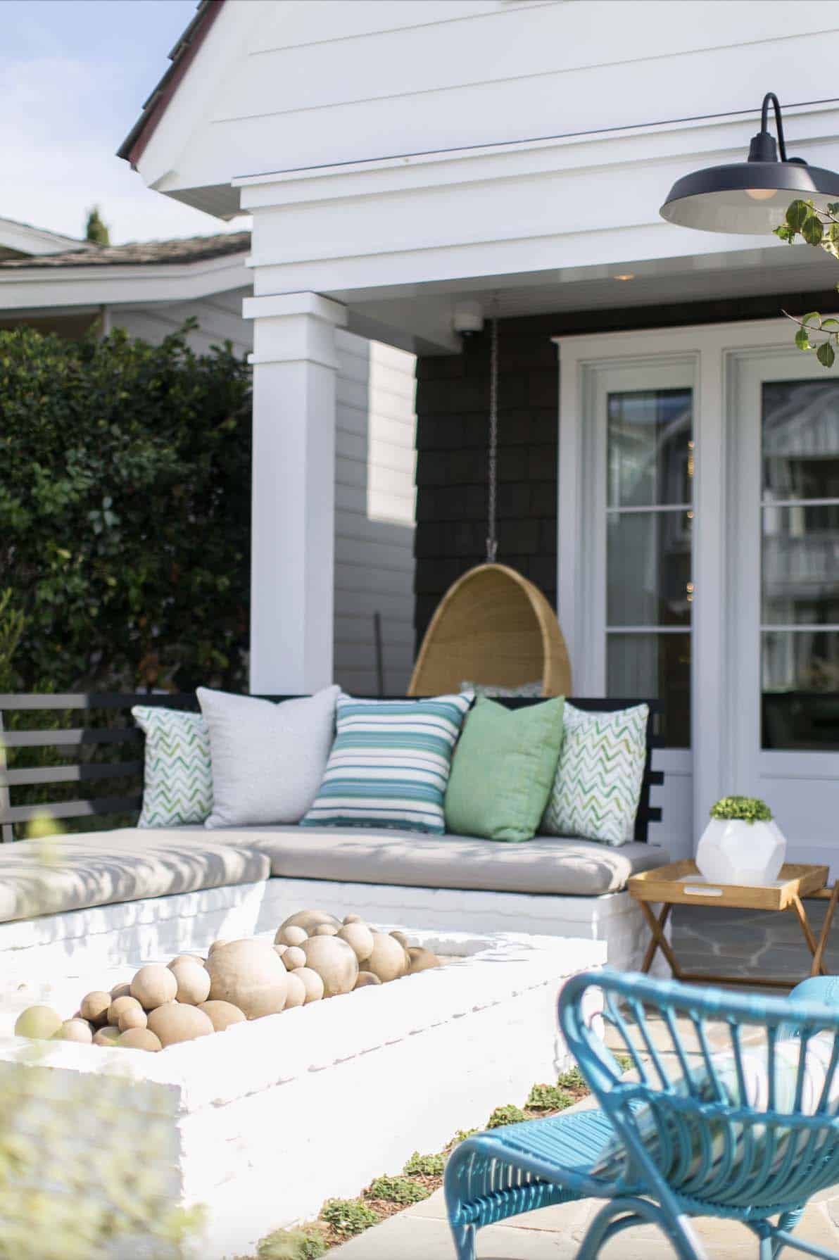 beach-style-home-patio