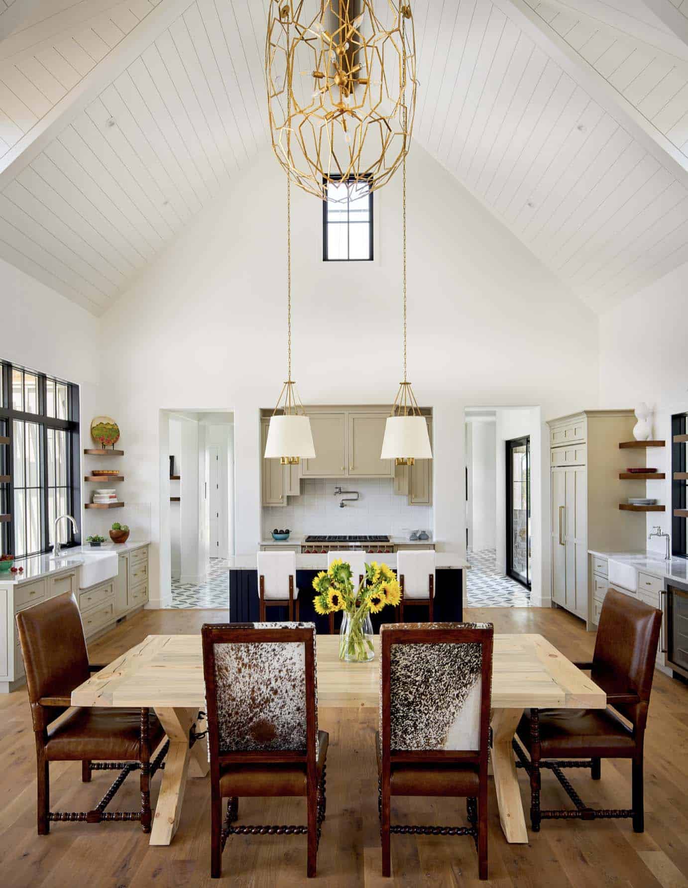 contemporary-farmhouse-dining-room