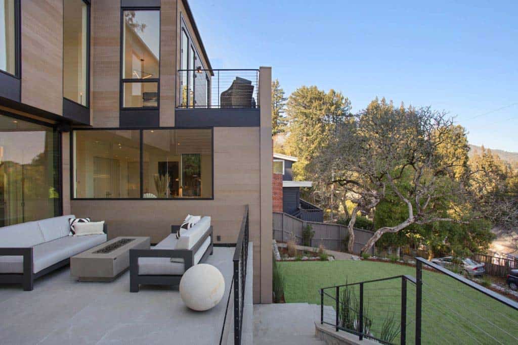contemporary-hill-house-exterior-deck