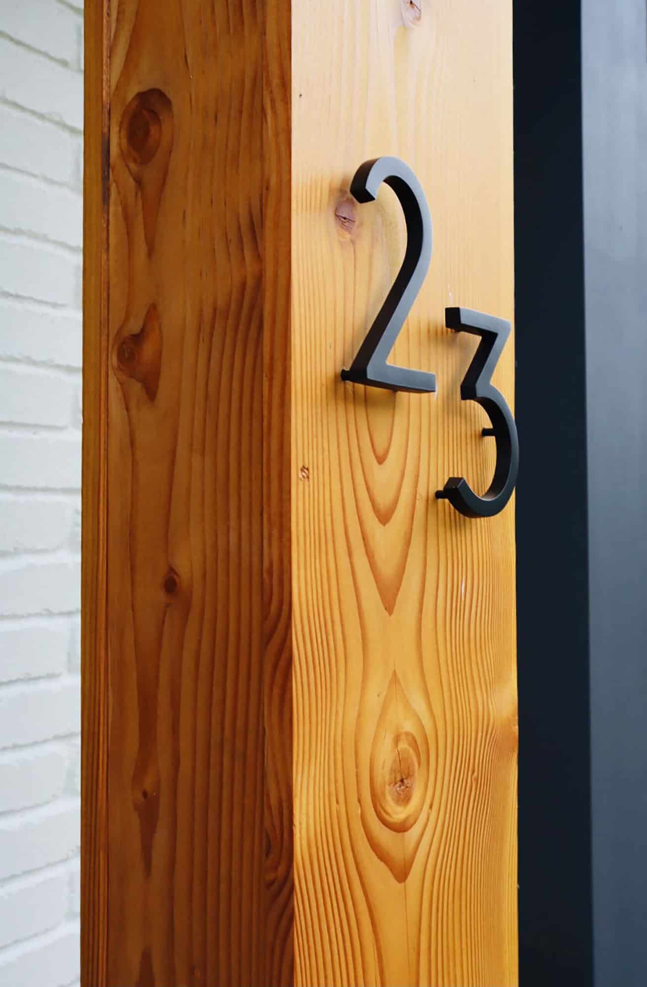 contemporary-home-exterior-detail-house-number