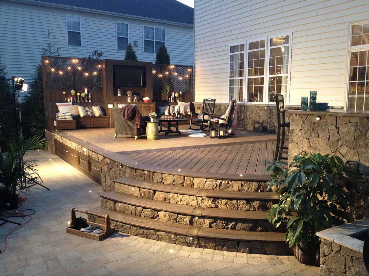 backyard-deck-with-outdoor-kitchen-and-dining