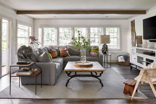 featured posts image for Step into this beautifully renovated lakeside cottage in North Carolina