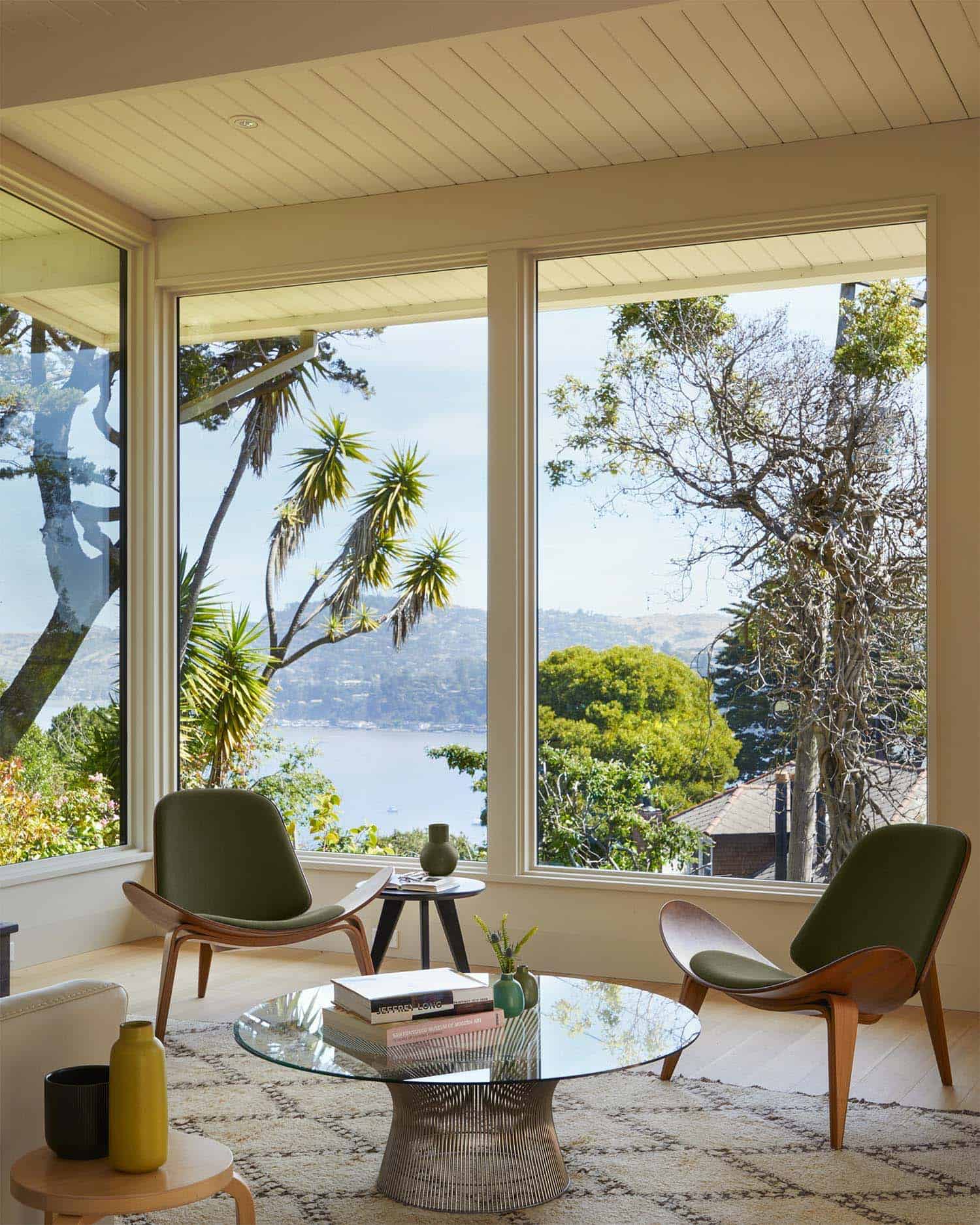mid-century-living-room-with-san-francisco-bay-views